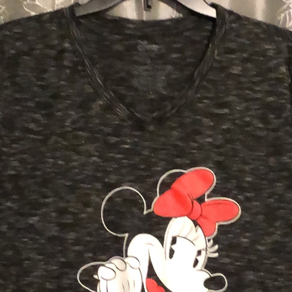 🌸3/ $15 Disney’s Minnie mouse T-shirt - Picture 3 of 3